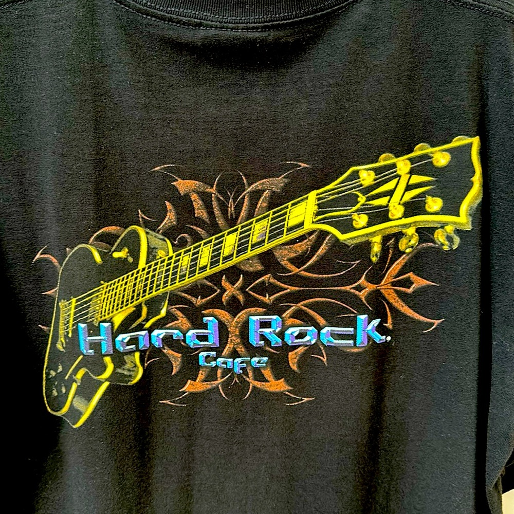 Hard Rock Surfers Paradise, Aust, short/heavy tee shirt,  good cond. size M